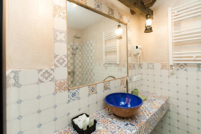 patterned tiles in the bathroom interior