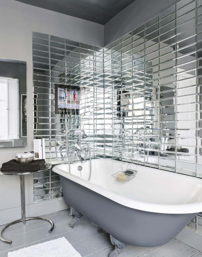 mirror tiles in the bathroom interior