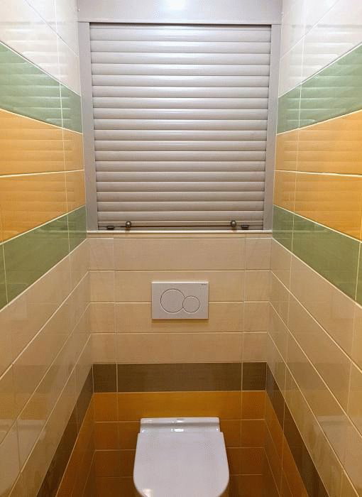 roller shutters in the toilet