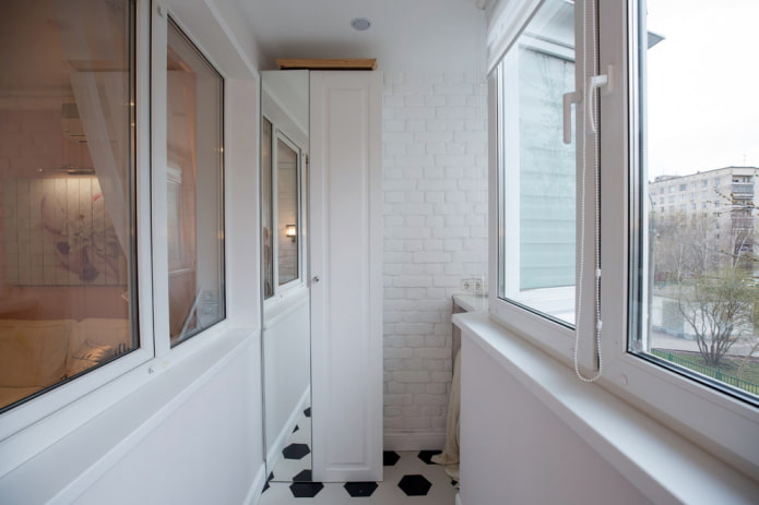 closet in the corner