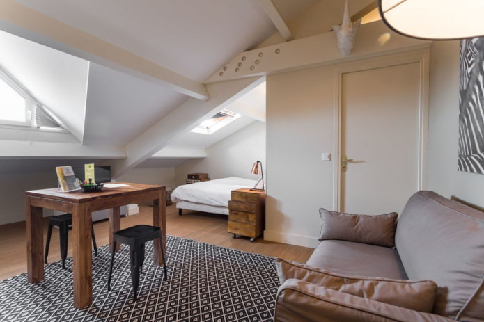 arrangement of furniture in the interior of a studio apartment