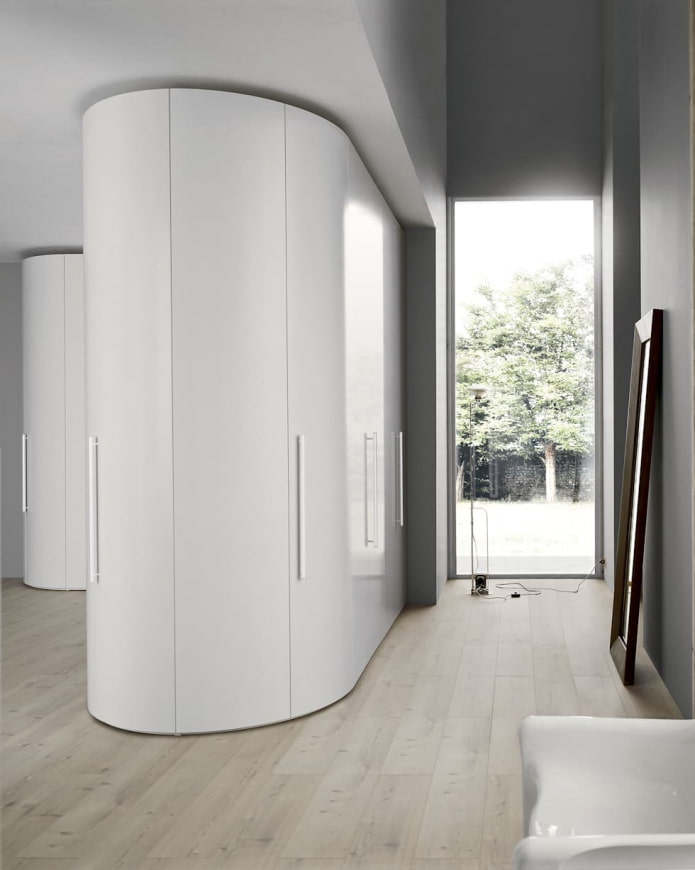 Radial corner cabinet