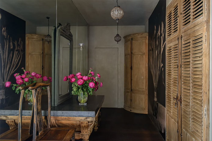 Small semicircular wardrobe