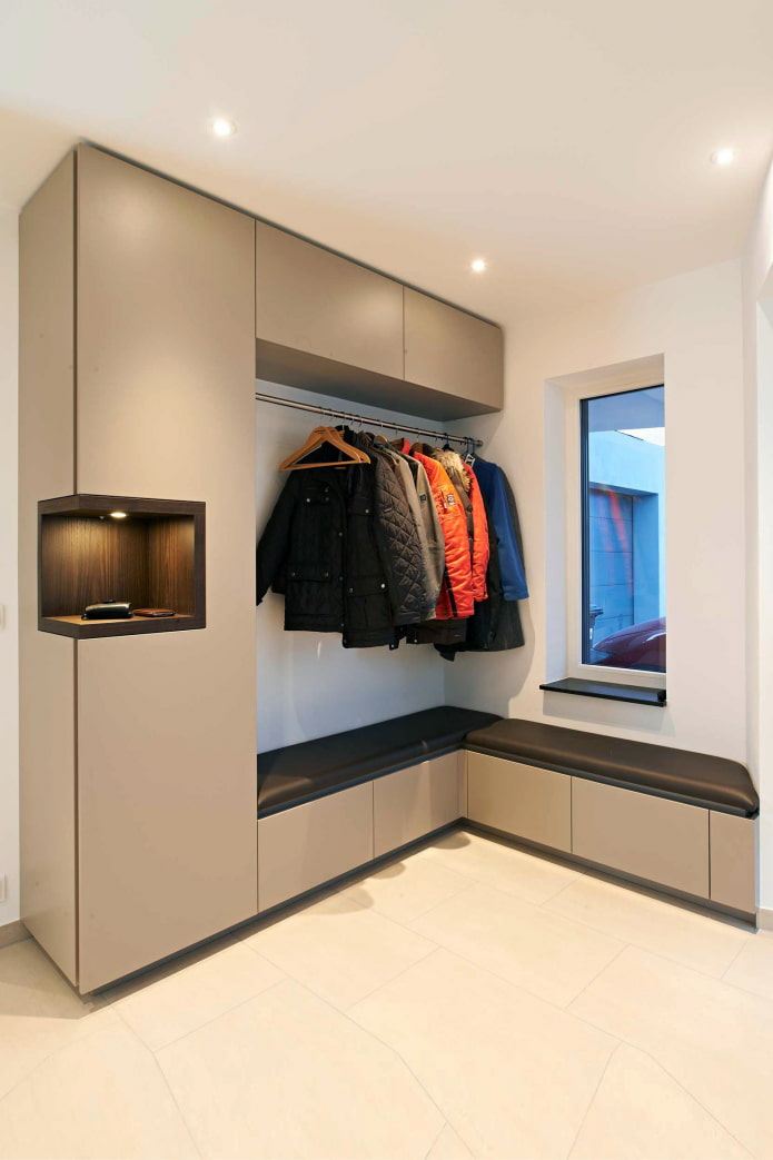 Closed shoe sections