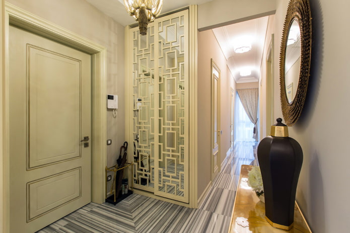 narrow wardrobe in the interior of the corridor