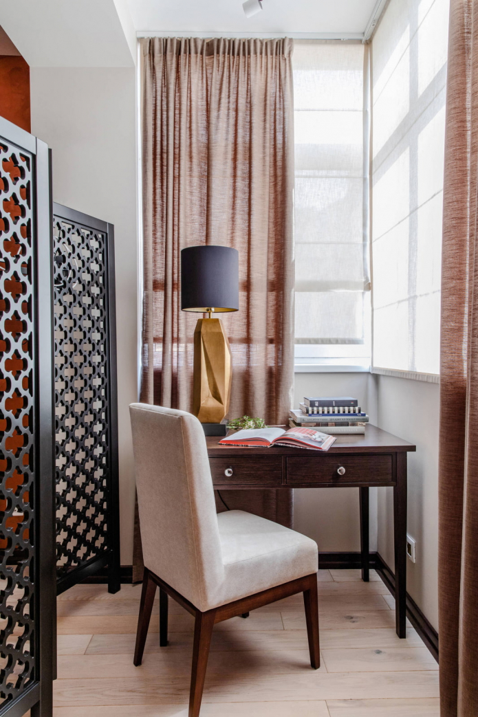 Workplace behind the screen Workplace behind the screen