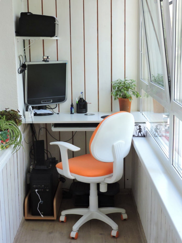 Computer desk for a boy Computer desk for a boy