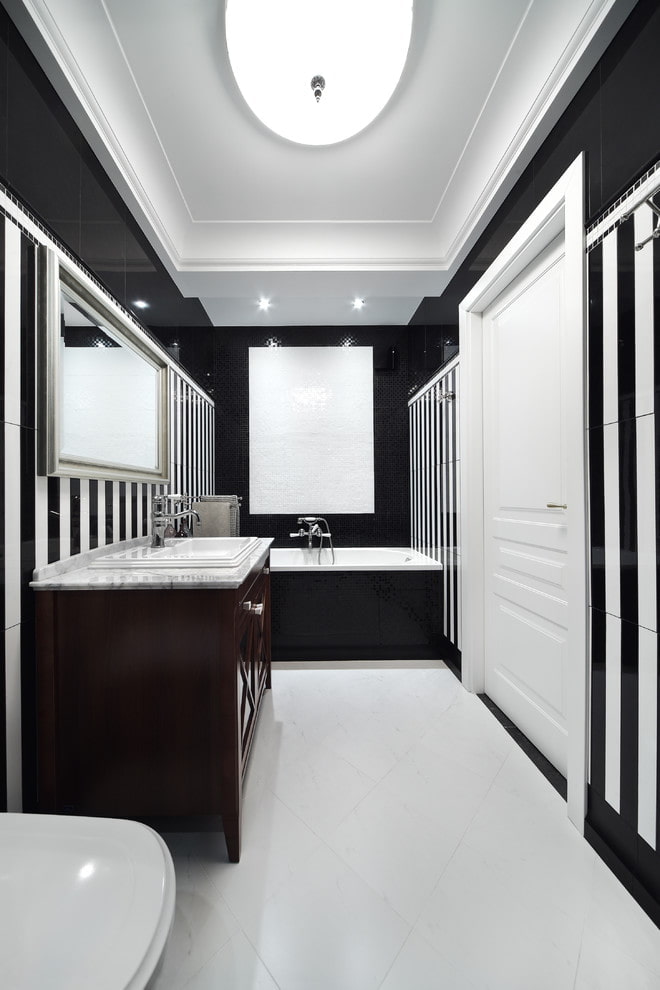 Vertical stripes on the walls Vertical stripes on the walls