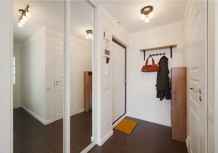 the interior of the hallway in an apartment of 50 squares