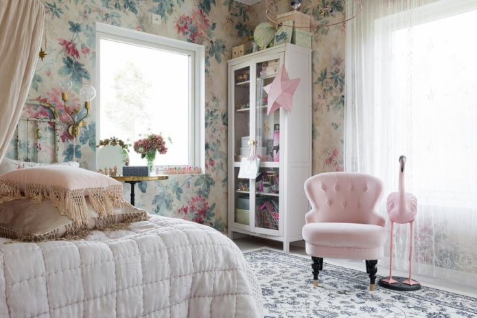 bedroom for teenage girl in the style of shabby chic