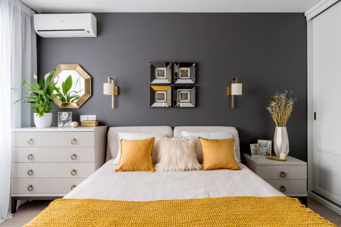 Gray wall at the head