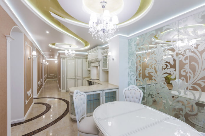 Sandblasting ornaments on the mirror