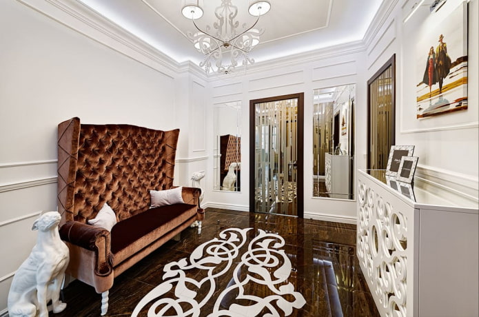 Statues, painting, decorative chest of drawers