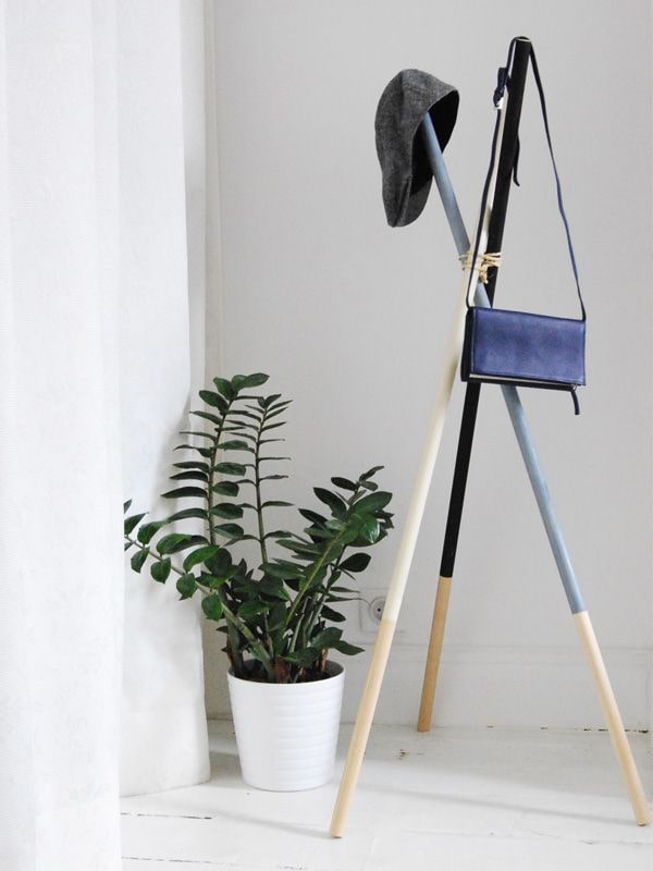 Tripod hanger Tripod hanger