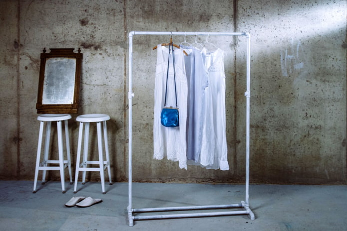 Pvc pipe hanger Pvc pipe hanger