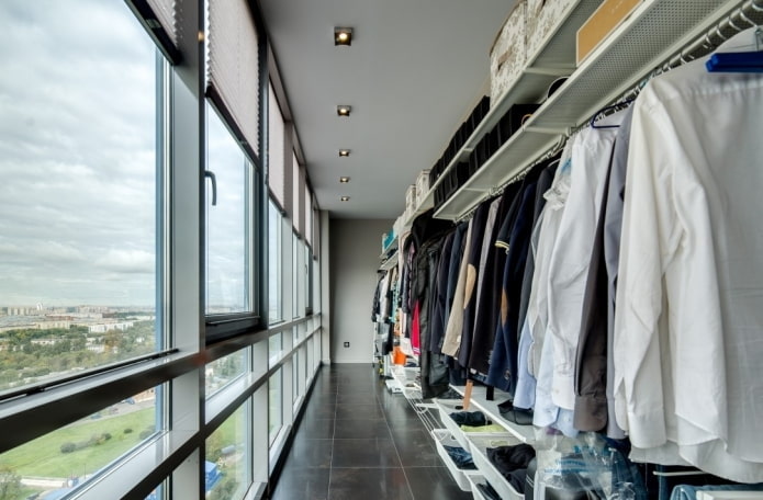 dressing room design in the interior of the balcony