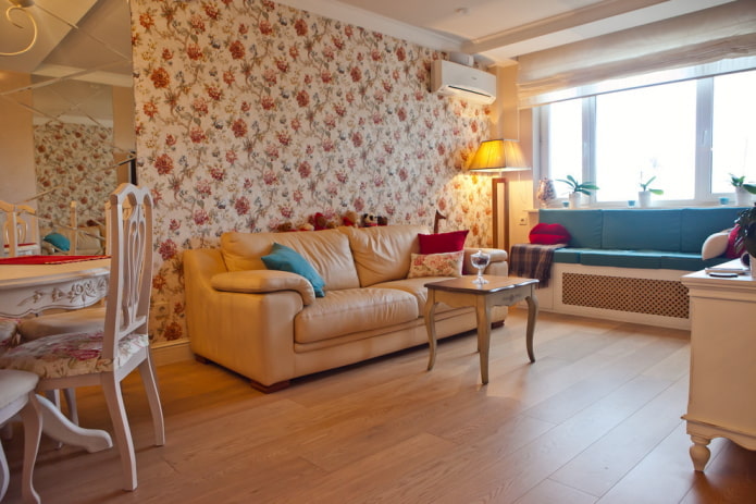 Floral wallpaper on accent wall