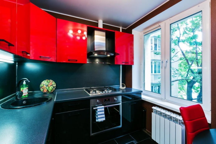 Red and black kitchen in Khrushchev