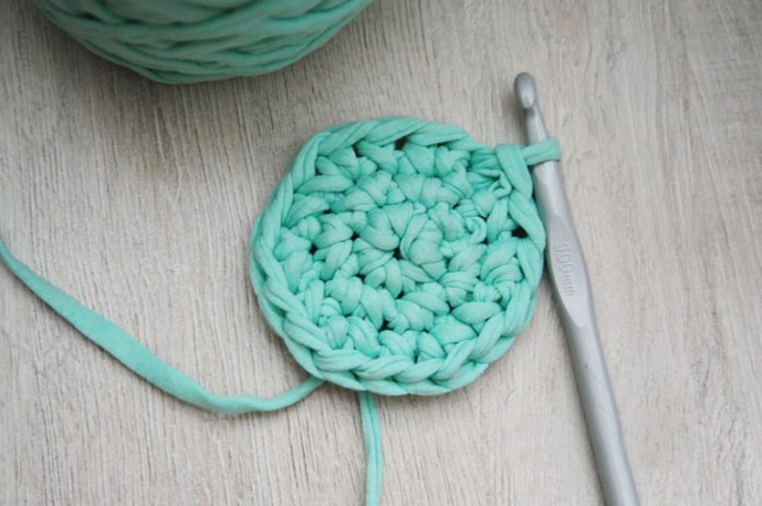 We knit the third row We knit the third row