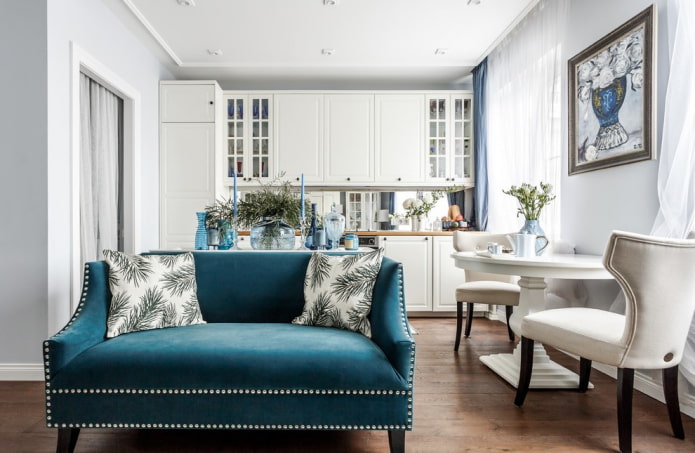 decor in the interior of the combined rooms