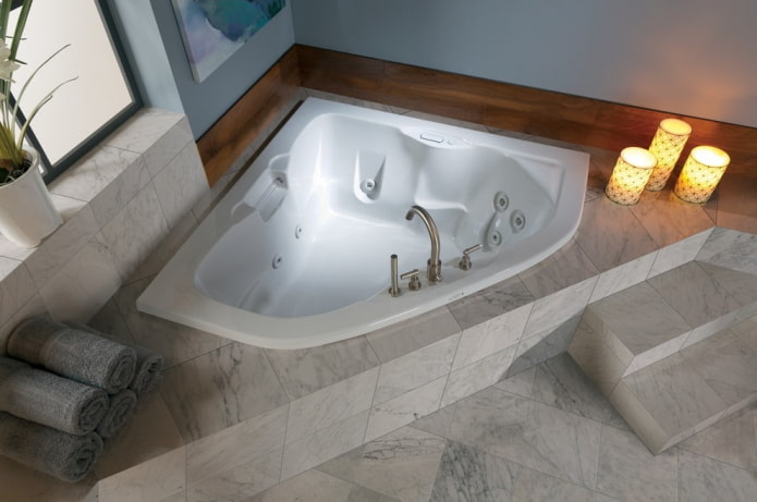 Symmetrical shaped bathtub Symmetrical shaped bathtub