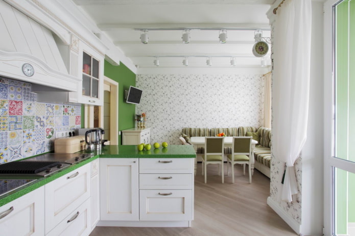 finishing the kitchen in Provencal style