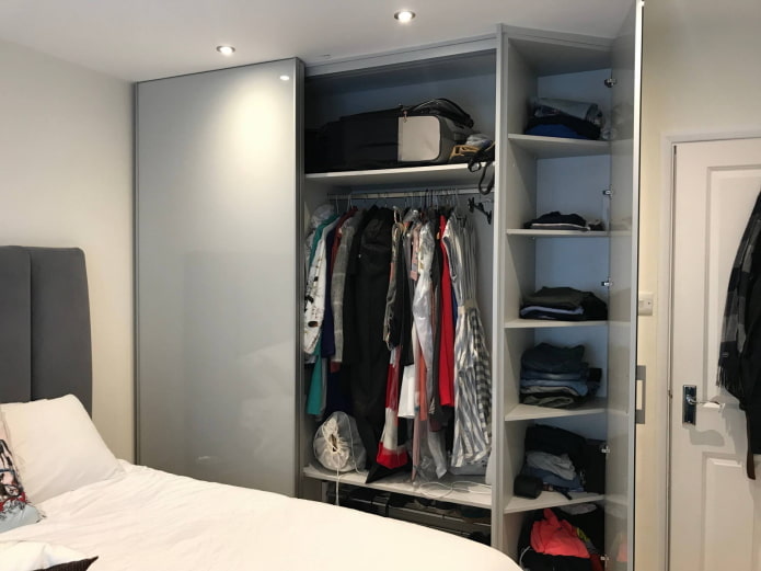Wardrobe with hinged door