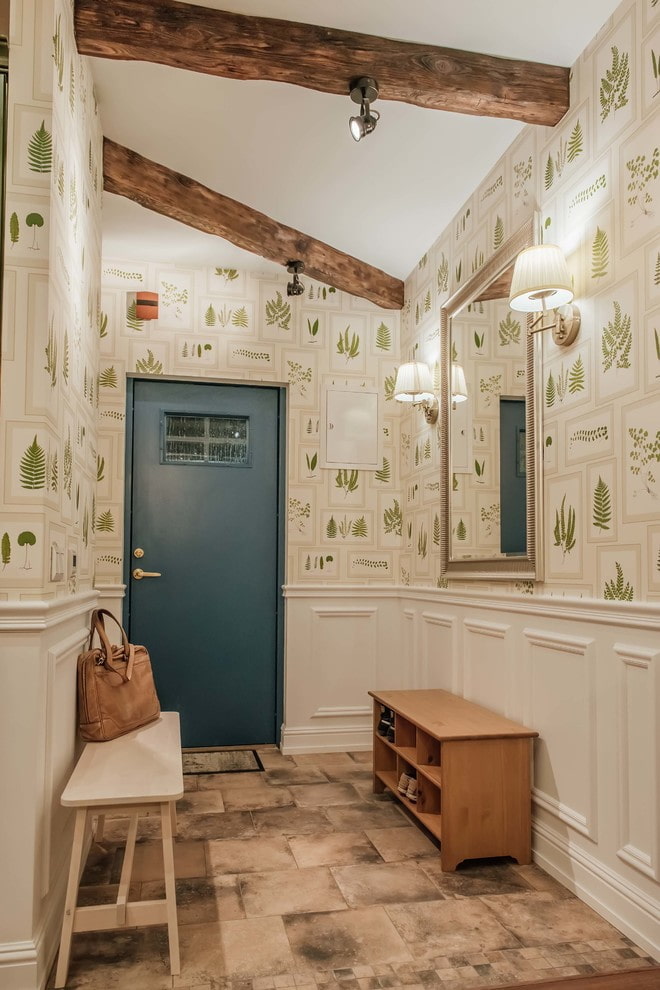 small hallway in the interior of the house