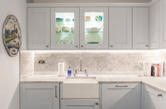 Rectangular large tile on the apron Rectangular large tile on the apron