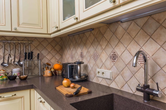 Diagonal layout Diagonal layout