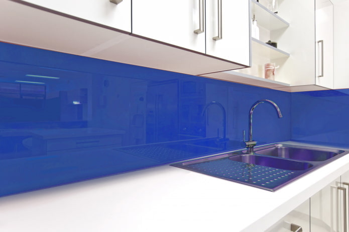 plastic in the decoration of the kitchen apron plastic in the decoration of the kitchen apron