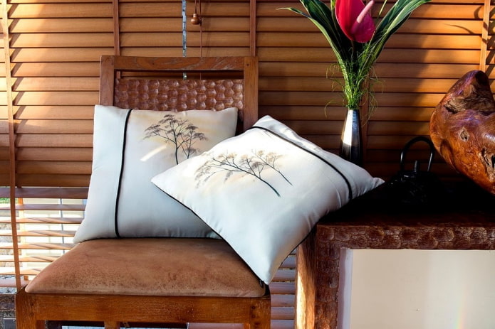 Pillows with Japanese painting Pillows with Japanese painting