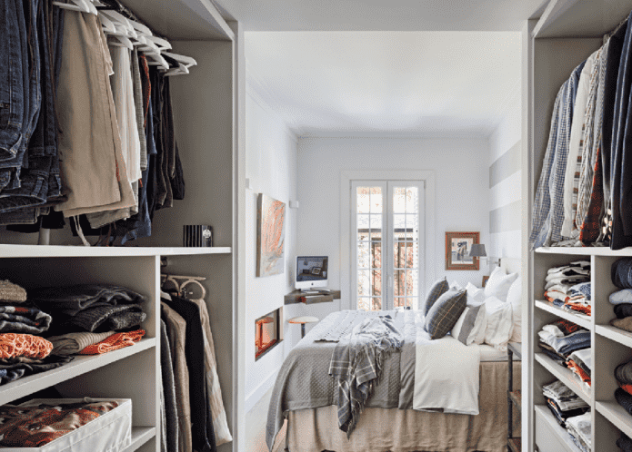 wardrobe design at the entrance to the room