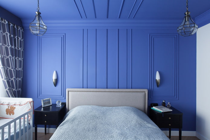 placement of wall moldings in the interior