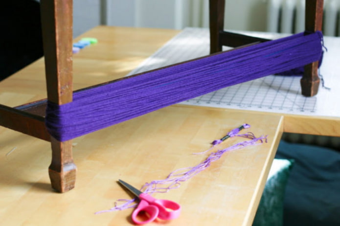 Yarn on table legs Yarn on table legs