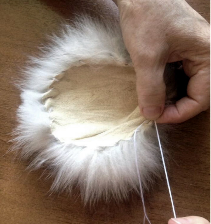 Sewing a circle Sewing a circle