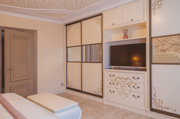 Combined wardrobe with chest of drawers Combined wardrobe with chest of drawers