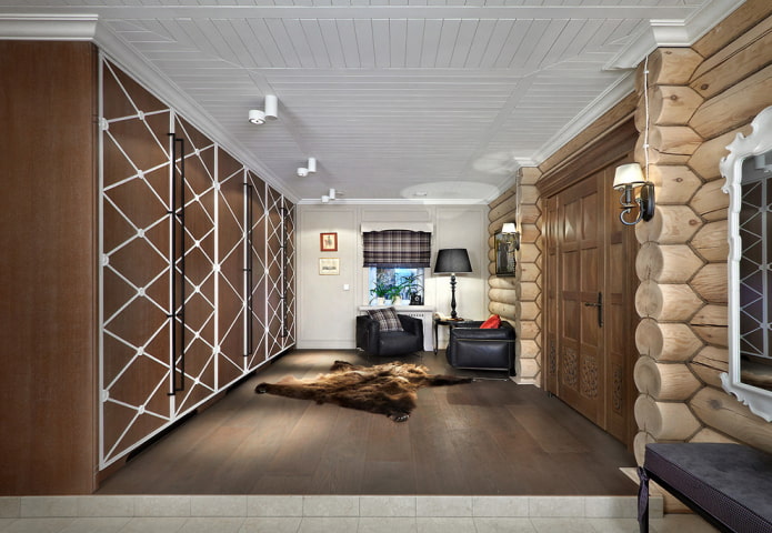 large corridor in the interior of the house