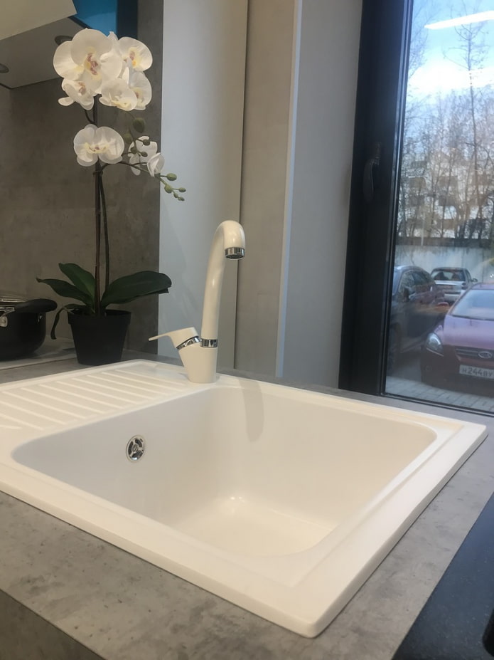 frost-colored sink frost-colored sink