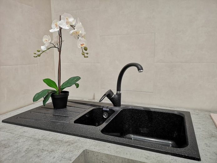 mixer in the color of the sink mixer in the color of the sink