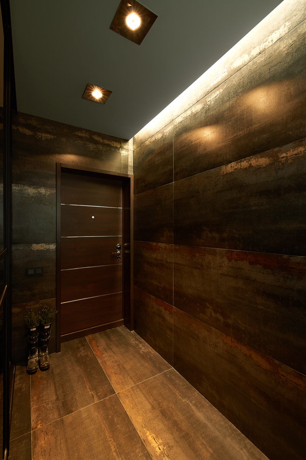 colors of the interior of the hallway in an industrial style