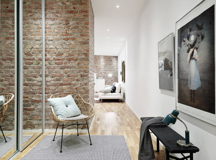 decorative design of the corridor in the loft style