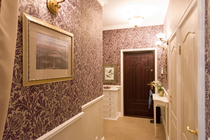 finishing the corridor in a classic style finishing the corridor in a classic style