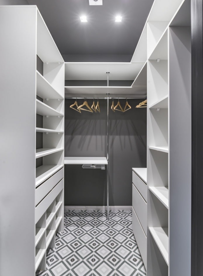 organization of lighting in the pantry