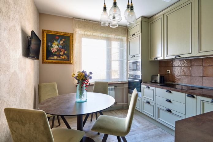 Small kitchen with round table Small kitchen with round table