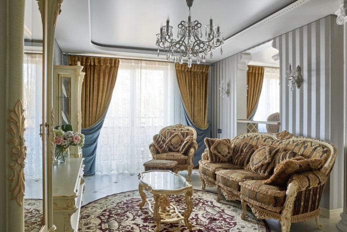 the interior of the hall is 16 squares in a classic style