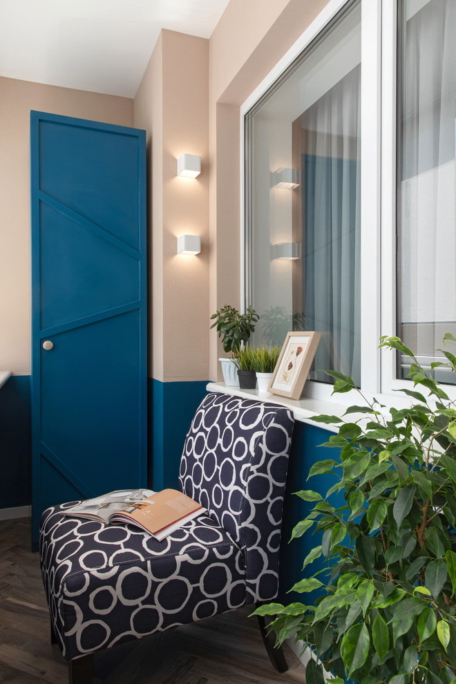 arrangement of a balcony in an apartment in Khrushchev