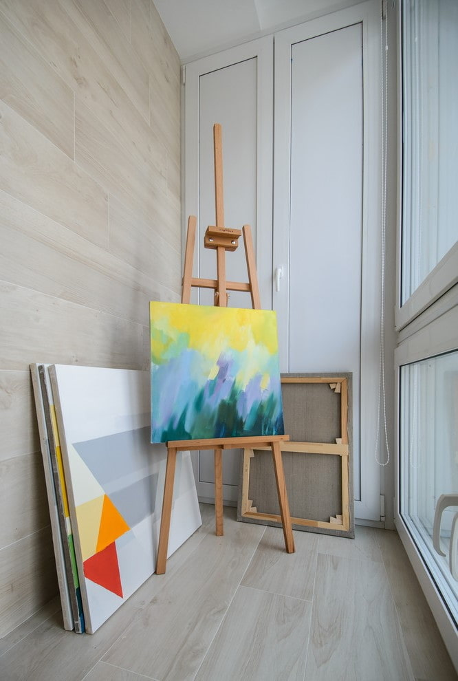 finishing the floor on the balcony in the Khrushchev apartment