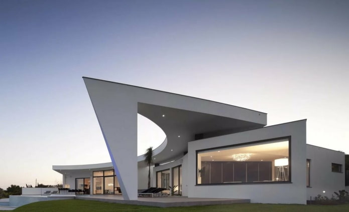 high-tech one-storey house