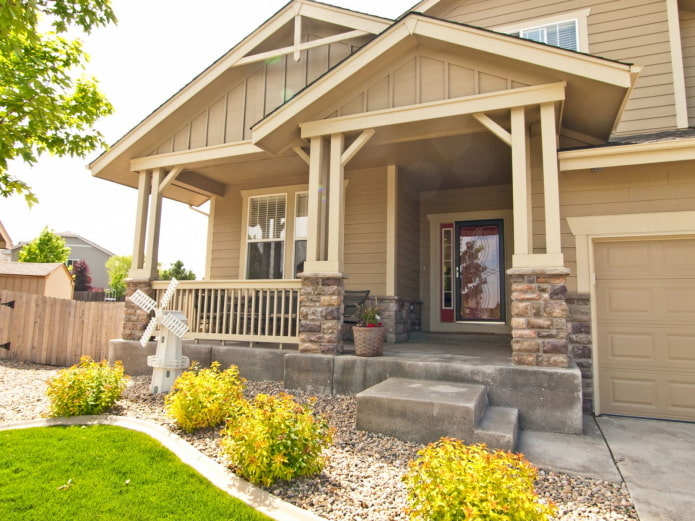 house with concrete porch